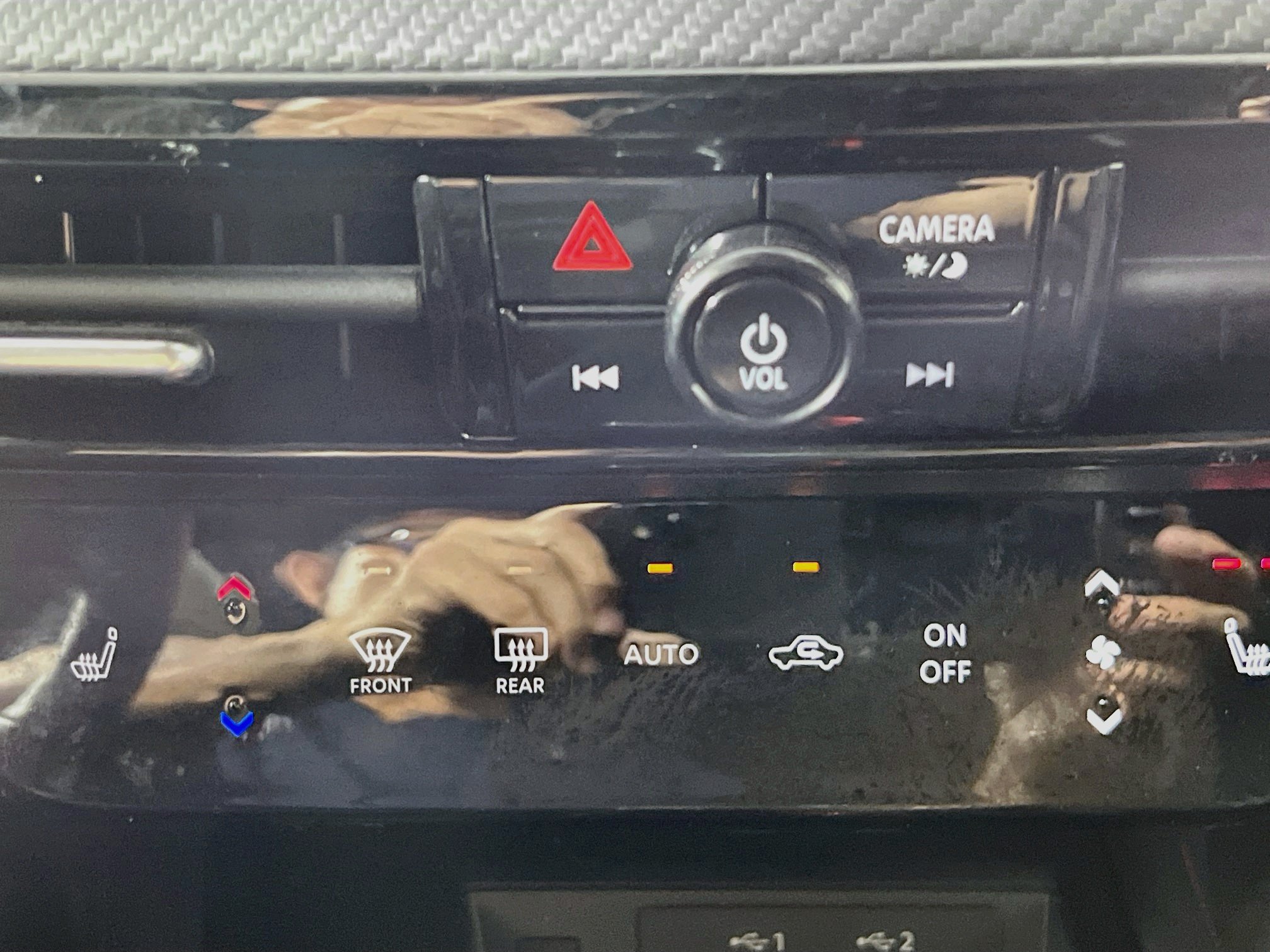 Used 2026 Nissan Kicks SR w/ Cold Weather Package FWD image 26