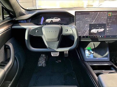 Used 2022 Tesla Model S image 5