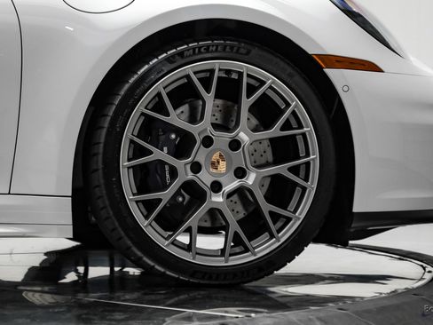 Used 2025 Porsche 911 Carrera RWD image 96