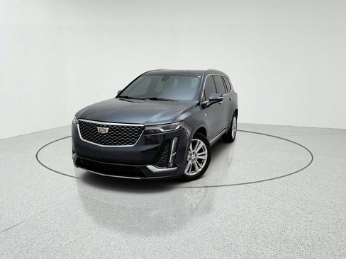 Used 2020 Cadillac XT6 Premium Luxury w/ LPO, Floor Liner Package FWD image 2
