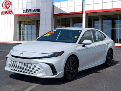 Used 2025 Toyota Camry XSE AWD/4WD image 4