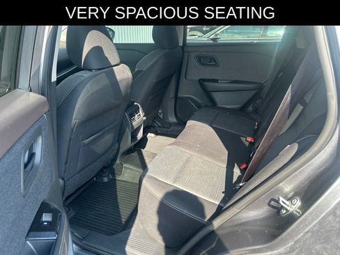 Used 2021 Nissan Rogue S FWD image 18