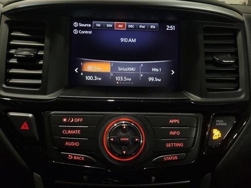 Used 2017 Nissan Pathfinder SV AWD/4WD image 25