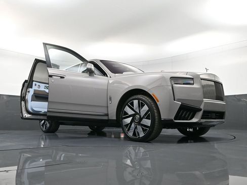New 2026 Rolls-Royce Cullinan image 42