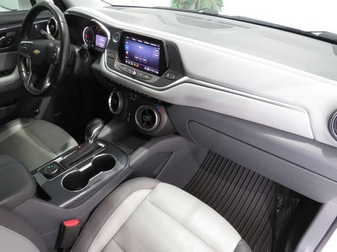 Used 2020 Chevrolet Blazer LT w/ Sound & Technology Package FWD image 11
