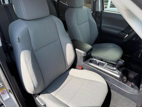 Used 2019 Toyota Tacoma SR AWD/4WD image 11