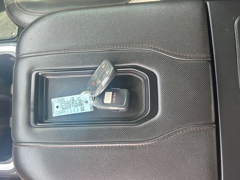 Used 2021 GMC Sierra 2500 AT4 w/ AT4 Premium Plus Package AWD/4WD image 22