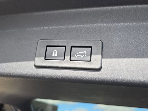 Used 2024 Subaru Ascent Touring image 12