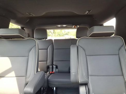 Used 2025 Chevrolet Tahoe Premier AWD/4WD image 22