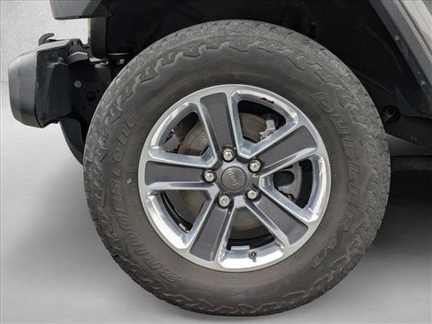 Used 2019 Jeep Wrangler Unlimited Sahara w/ Cold Weather Group image 23