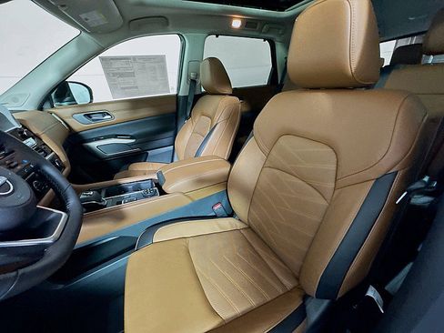New 2025 Nissan Pathfinder Platinum w/ Cargo Package image 11