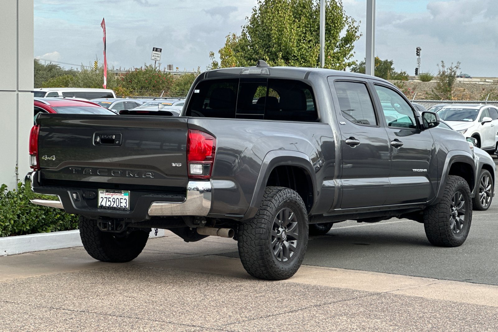 Used 2021 Toyota Tacoma SR5 AWD/4WD image 4