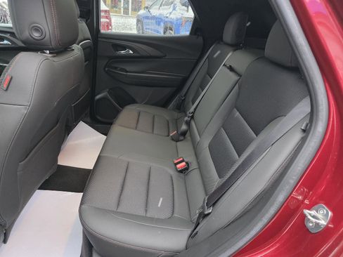 Used 2022 Chevrolet TrailBlazer RS w/ Sun and Liftgate Package image 21