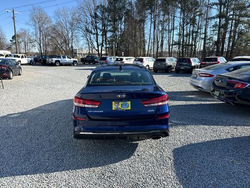Used 2019 Kia Optima LX image 4