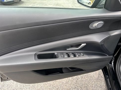 Certified 2026 Hyundai Elantra SE FWD image 12