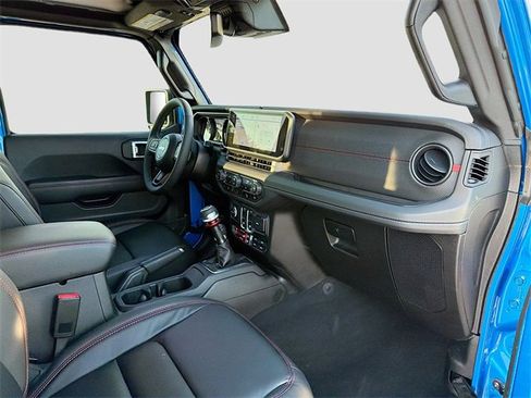 Used 2025 Jeep Wrangler Rubicon image 13