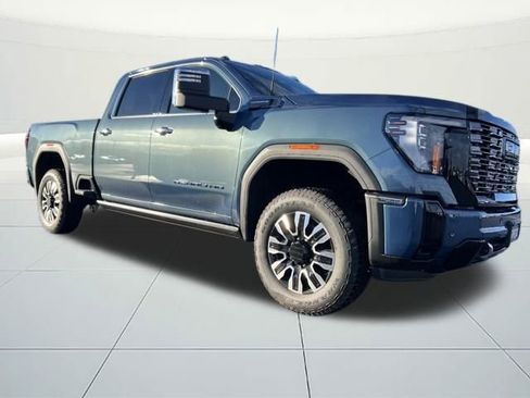 New 2025 GMC Sierra 2500 Denali Ultimate w/ Max Trailering Package image 7