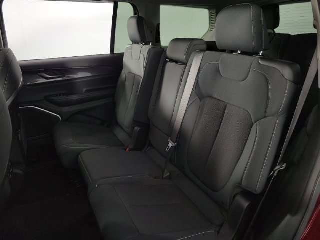 Used 2021 Jeep Grand Cherokee L Laredo w/ Luxury Tech Group I AWD/4WD image 19