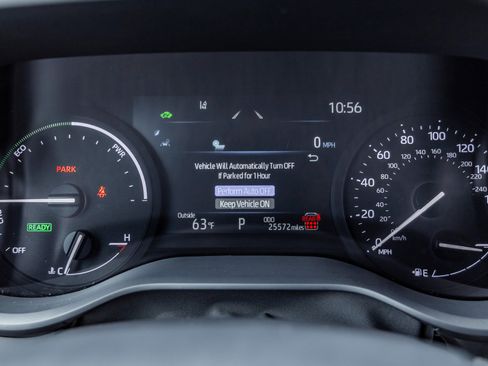 Used 2025 Toyota Sienna LE image 28