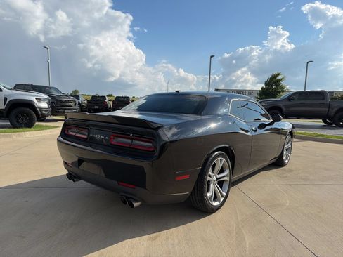 Used 2022 Dodge Challenger R/T RWD image 5