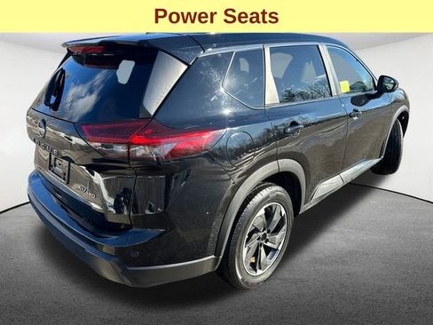 Used 2024 Nissan Rogue SV image 10