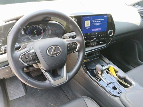 Certified 2025 Lexus NX 250 FWD w/ Accessory Package (2T) image 10