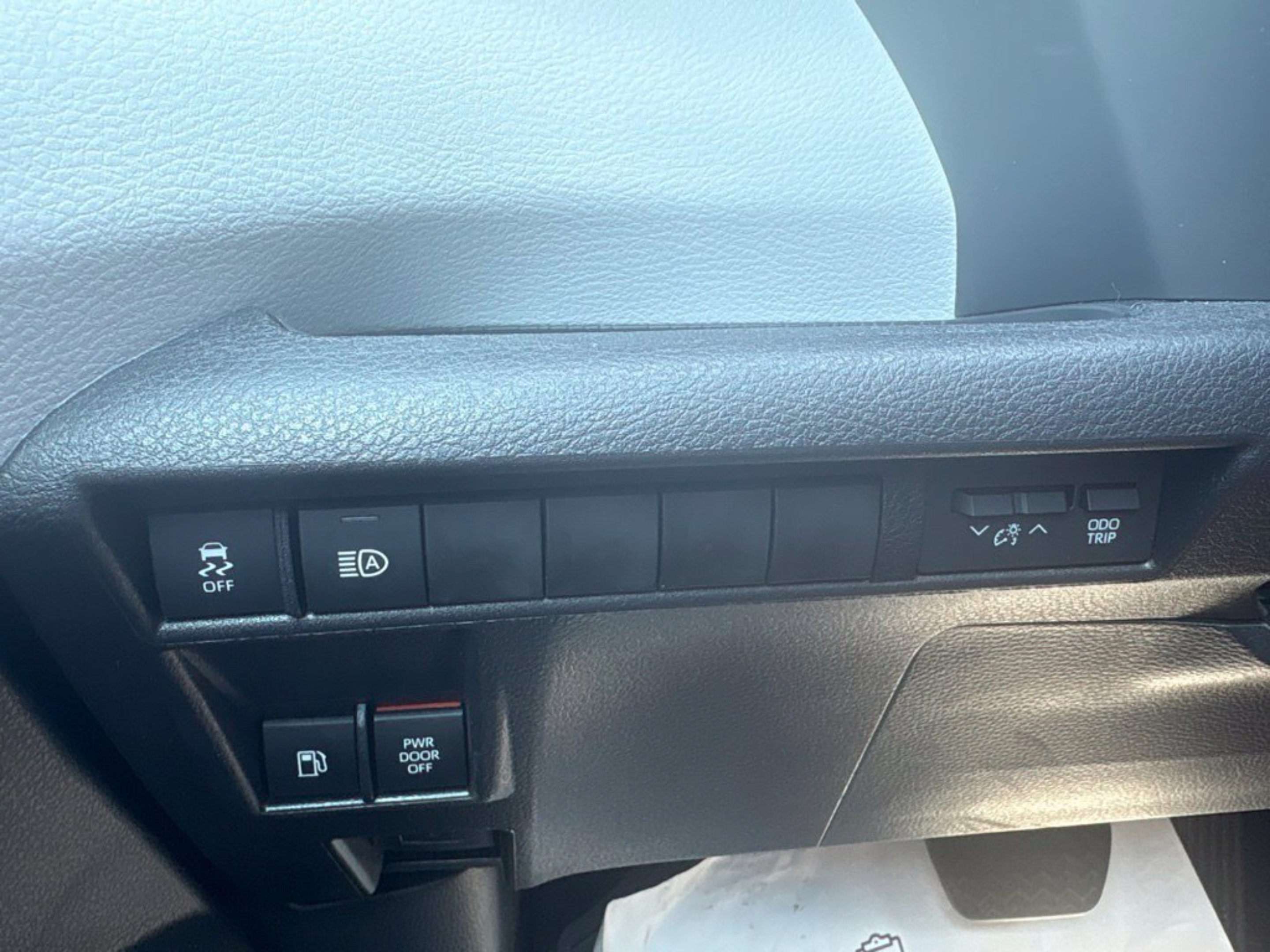 Certified 2026 Toyota Sienna XLE FWD image 19