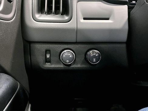 Used 2021 Chevrolet Colorado W/T w/ Custom Special Edition image 16