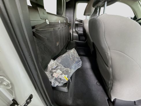 Used 2020 Toyota Tacoma SR image 26