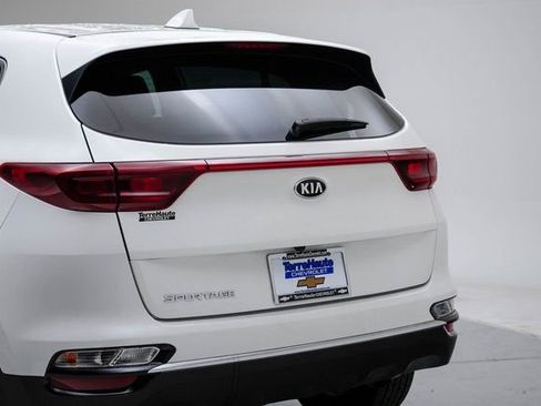 Used 2022 Kia Sportage LX image 4