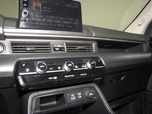 Certified 2025 Honda Pilot Touring image 7