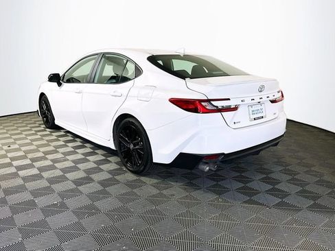 Certified 2025 Toyota Camry SE FWD image 8