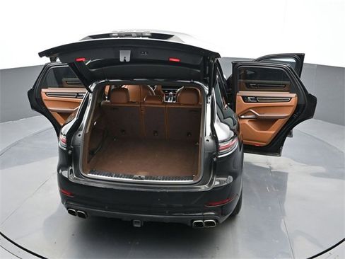 Used 2023 Porsche Cayenne Turbo image 26