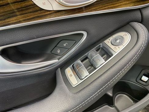 Used 2018 Mercedes-Benz C 300 4MATIC Sedan image 11