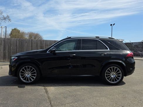 Certified 2024 Mercedes-Benz GLE 450 4MATIC image 2