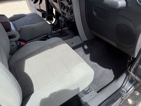 Used 2007 Jeep Wrangler Sahara w/ Dual Top Group image 14