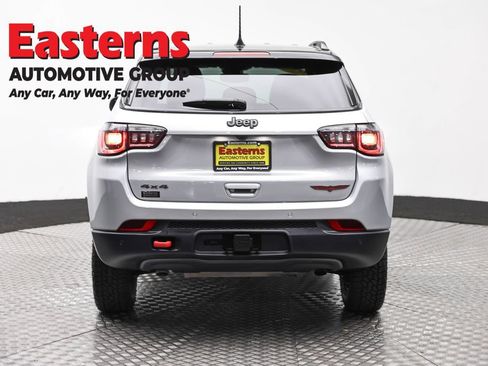 Used 2025 Jeep Compass Trailhawk w/ Trailer Tow Group AWD/4WD image 6