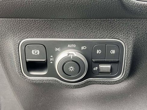 New 2026 Mercedes-Benz GLB 250 4MATIC image 19