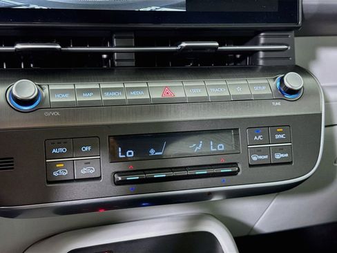 Certified 2025 Hyundai Kona SEL AWD/4WD image 8