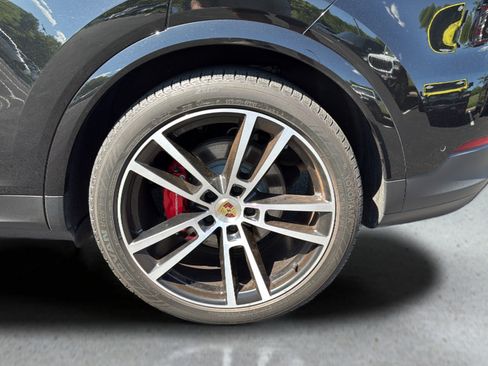 Used 2024 Porsche Cayenne S AWD/4WD image 15