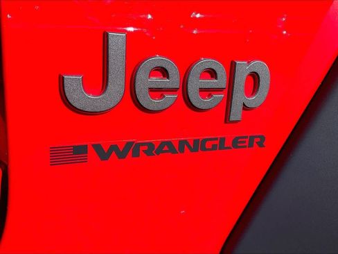 Used 2025 Jeep Wrangler Unlimited Rubicon AWD/4WD image 30