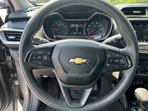 Used 2023 Chevrolet TrailBlazer LS AWD/4WD image 16