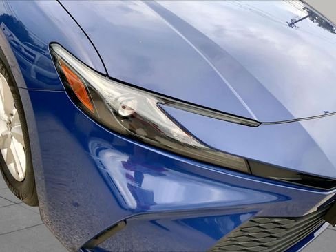 Used 2025 Toyota Camry LE FWD image 27