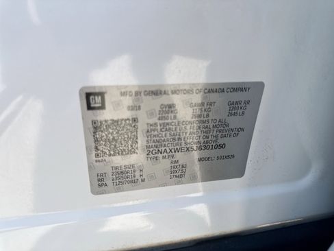 Used 2018 Chevrolet Equinox Premier w/ Infotainment II Package AWD/4WD image 17