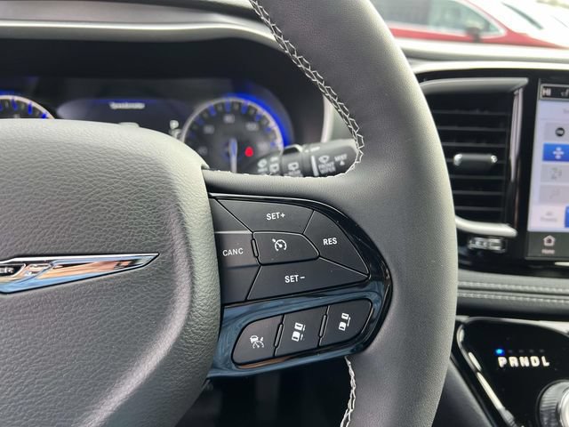 New 2026 Chrysler Pacifica Select w/ S Appearance Package FWD image 15
