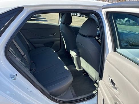 Certified 2025 Hyundai Elantra Sport image 25