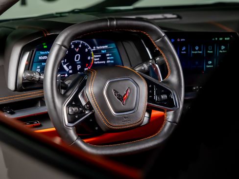 Used 2025 Chevrolet Corvette Stingray Premium Conv w/ Z51 Performance Package RWD image 26