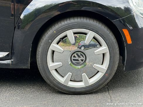 Used 2013 Volkswagen Beetle 2.5 Fender FWD image 36