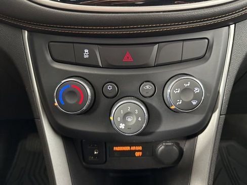 Used 2018 Chevrolet Trax LS w/ LPO, Protection Package FWD image 18
