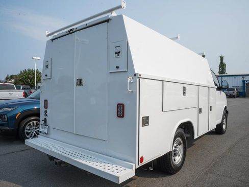 Used 2024 Chevrolet Express 3500 w/ Power Convenience Package RWD image 5